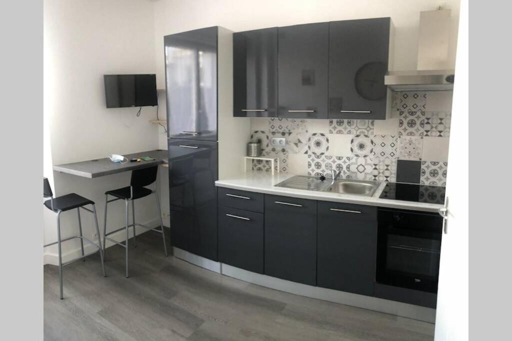 Yannadal/Studio Cosy Avec Vraie Cuisine A Recouvrance/ Proche Tram/Bus Et Proximite Avec L'Arsenal Apartment Brest Luaran gambar