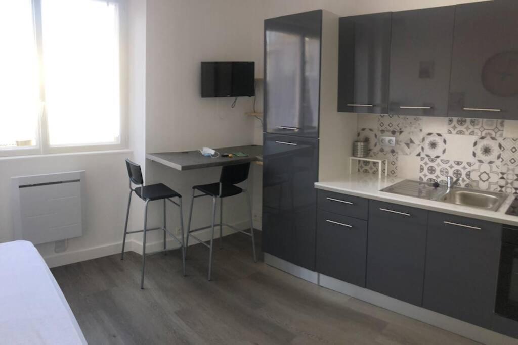 Yannadal/Studio Cosy Avec Vraie Cuisine A Recouvrance/ Proche Tram/Bus Et Proximite Avec L'Arsenal Apartment Brest Luaran gambar